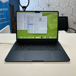MacBook Air 2024 M3 13 inch 8 GB 256 SSD Midnight