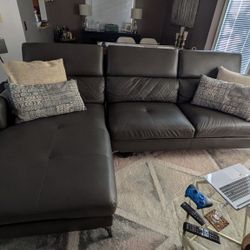 LIKE NEW Sofia Vergara Sorrento Sectional Sofa