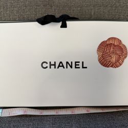 1 Chanel Gift Wrap/box/bag