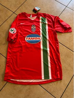Nike Juventus 2005/06 away shirt