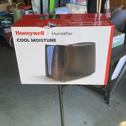 Honeywell Cool Moisture Humidifier 