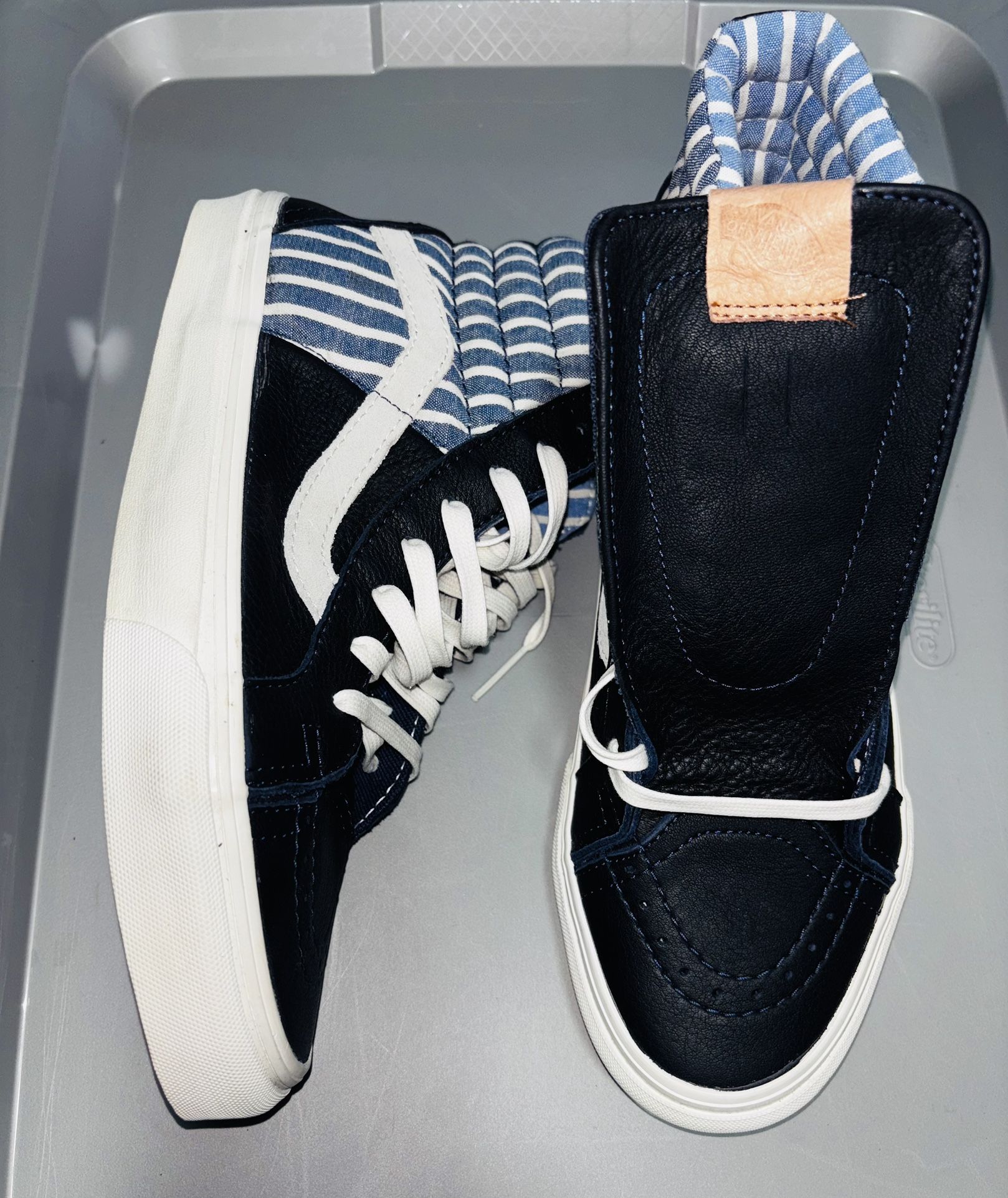Vans Men’s 9, Women’s 10.5