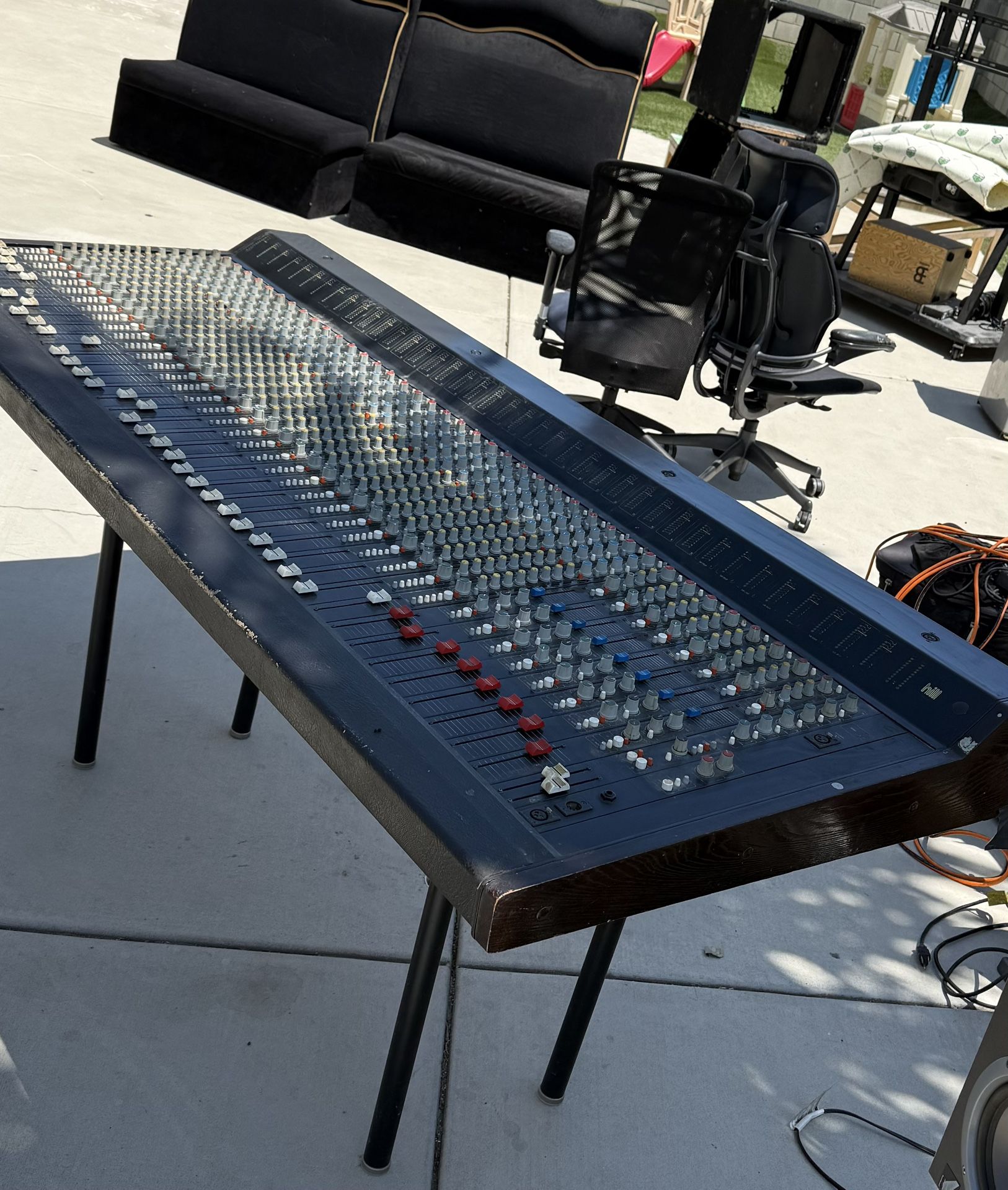 Hill J Series 3 Analog Mixing Console