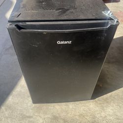 Mini Fridge 