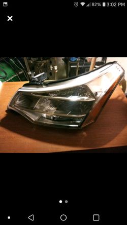 NEW GENUINE FORD 2008-2011 FOCUS HEADLAMP HEADLIGHT L/H DRIVER SIDE