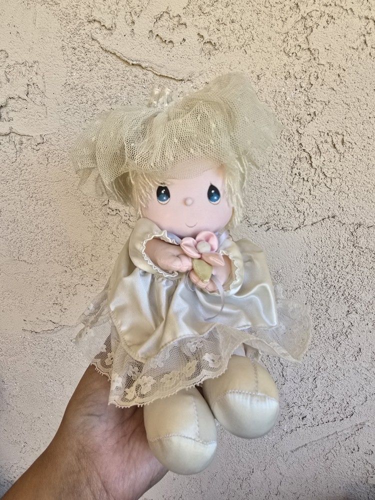 Vintage Musical Precious Moments Connie #4515