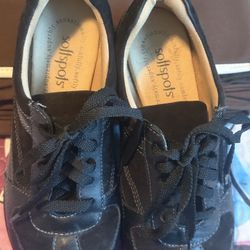 SOFT SPOT BLACK SHOES