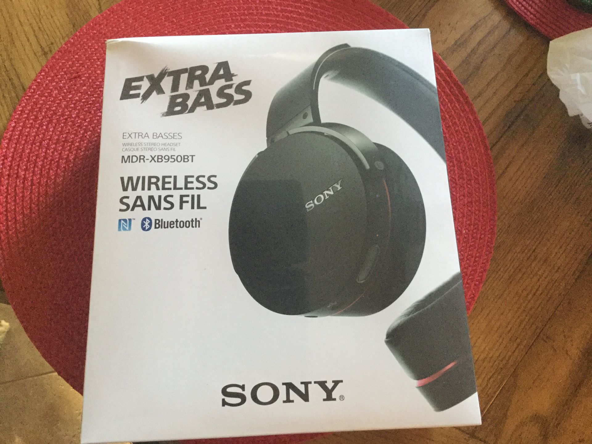 Sony wireless headset with Bluetooth - new in box