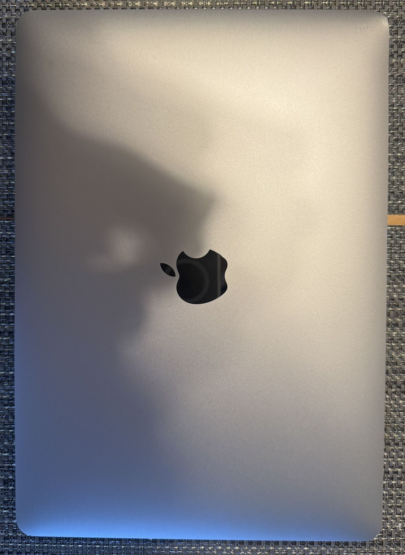 MacBook Air 13” 2019 - INTEL CORE I5, 8GB Ram, 250 GB SSD