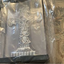 9 X 5 1/2 Metal Cross