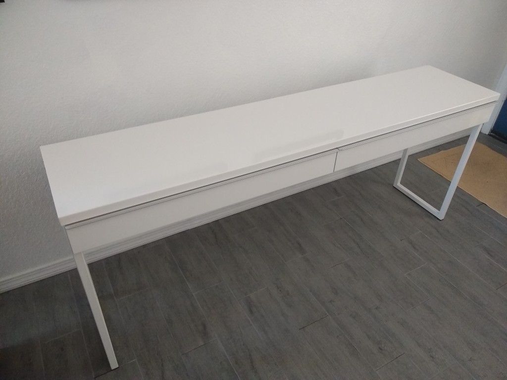 White Desk