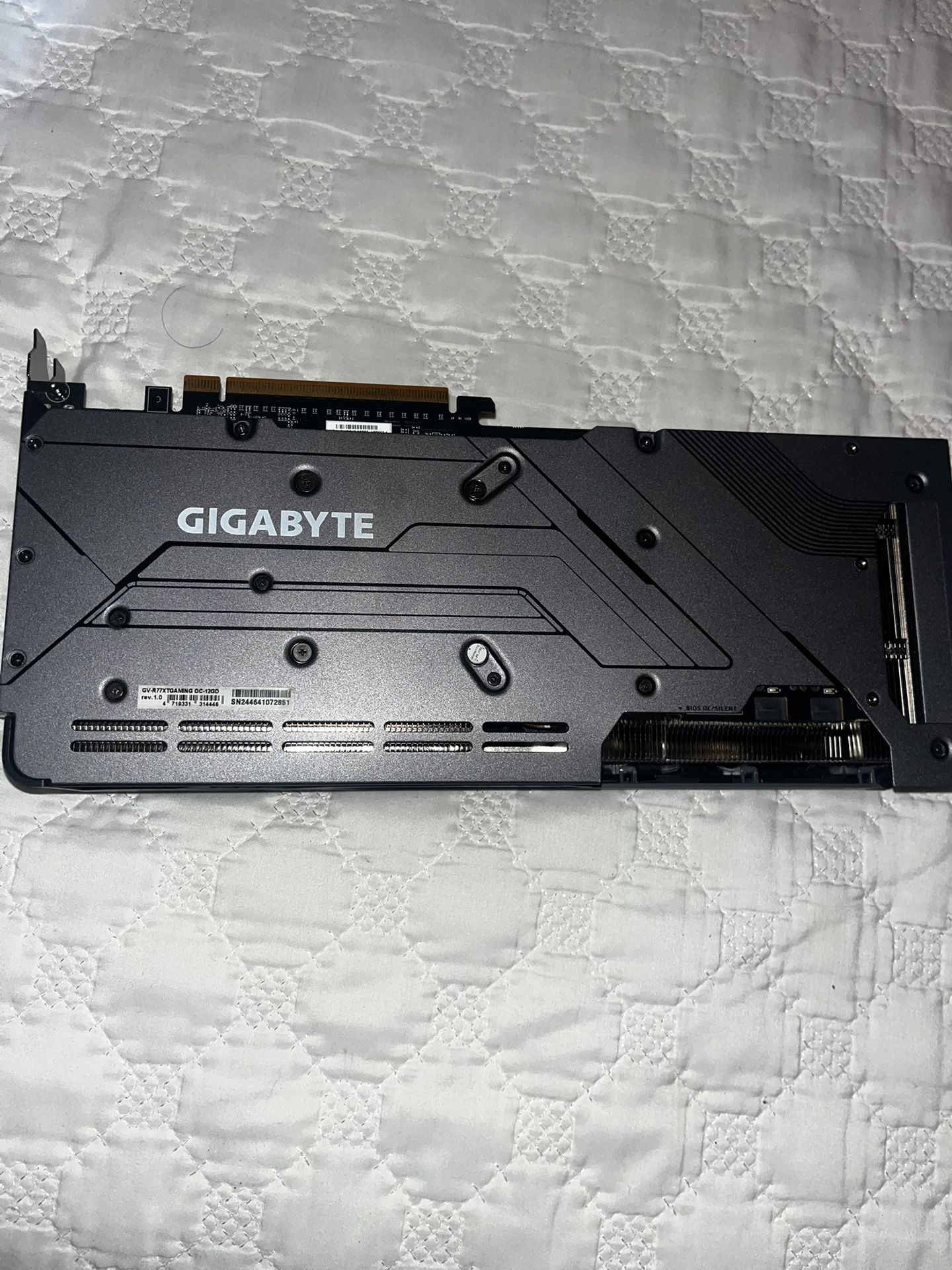 Radeon Gigabyte 7700XT GPU