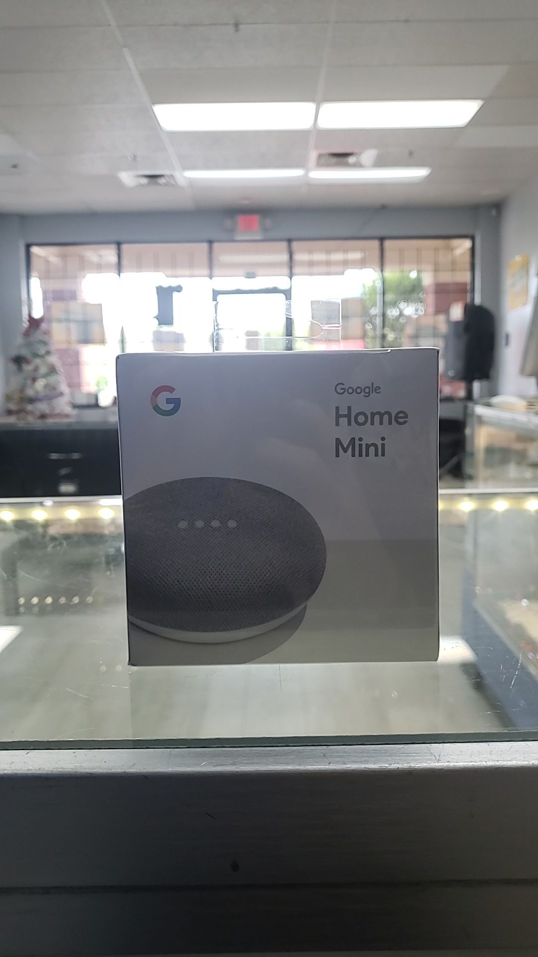 Google Home mini (chalk color)