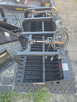JCT Skid Steer Root Grapple Bucket Attachment