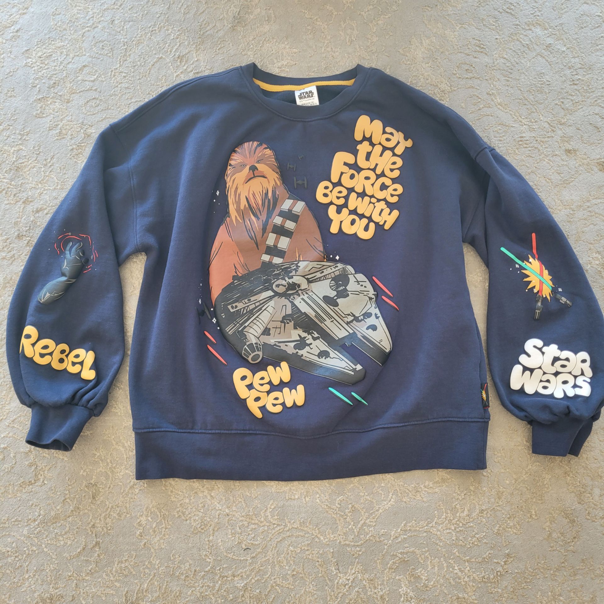 🔥 Disney Star Wars Chewbacca Darth Vader Lightsaber Jedi May The Force Be With You 90s Style Sweatshirt Womens Large Disneyland MAY The FOURTH
Overa