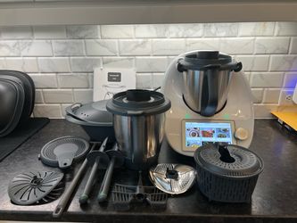Vorwerk Thermomix TM6 with Accessories and extra mixing bowl