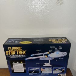 Star Trek Ship / Lights Sounds Voices 