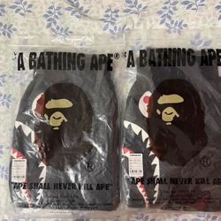 BRAND NEW BAPE SHORTS !!