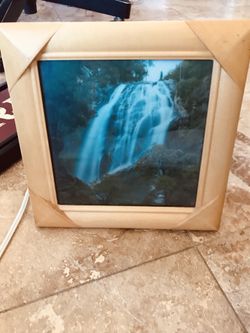Electronic water fountain