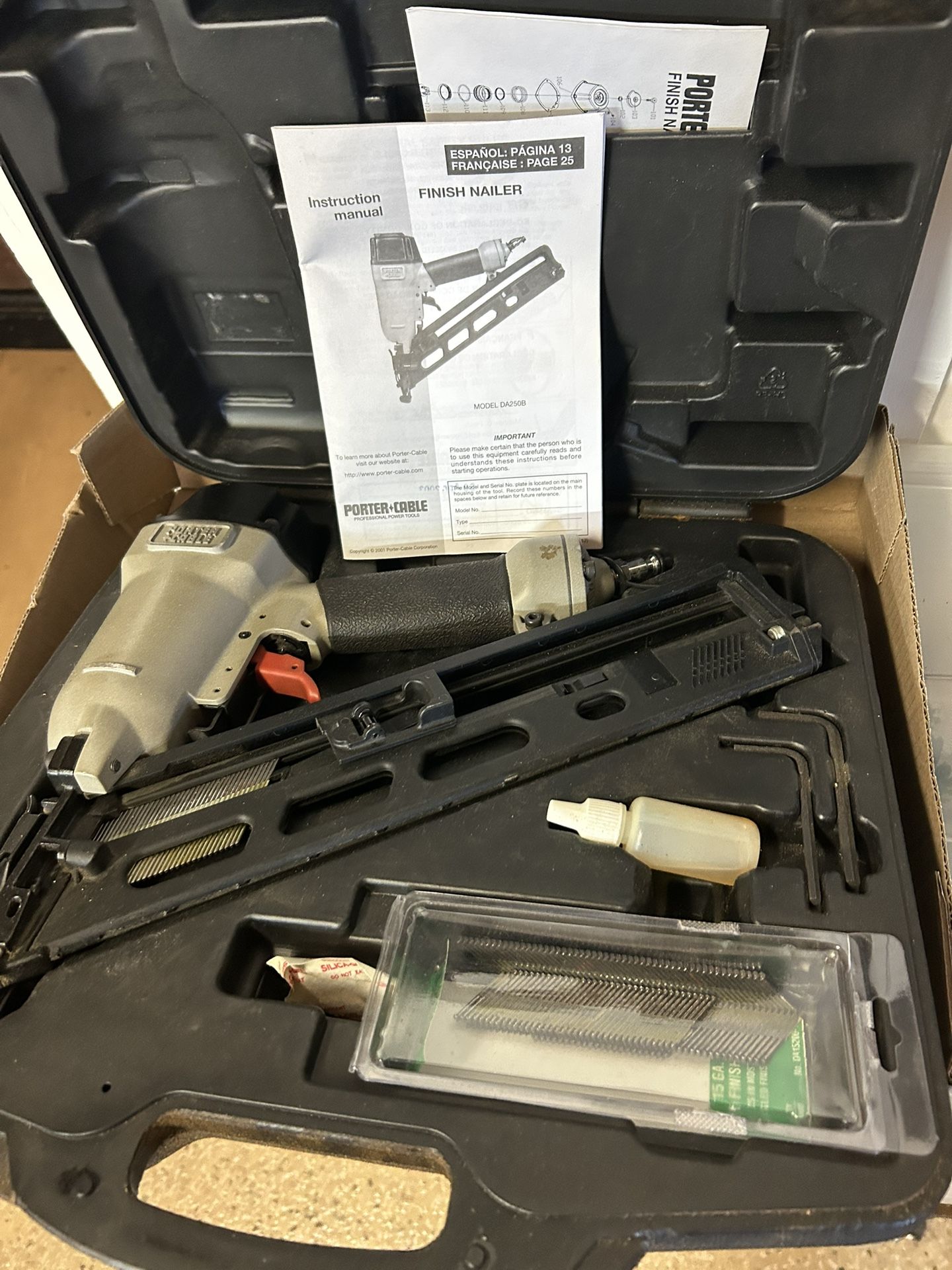 Husky 5hp, 22gallon Air Compressor With Nail GunAnd Staple Gun