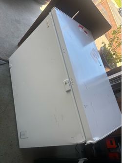 Chest freezer