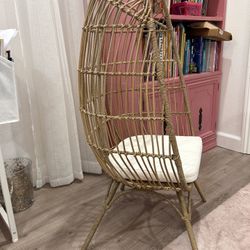 *Like New* Kid’s Egg Chair