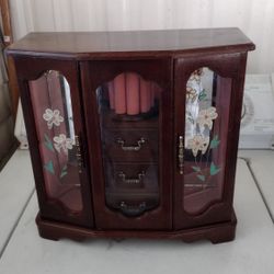 Jewelry Box With Necklace Hangers