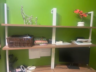 Floating desks