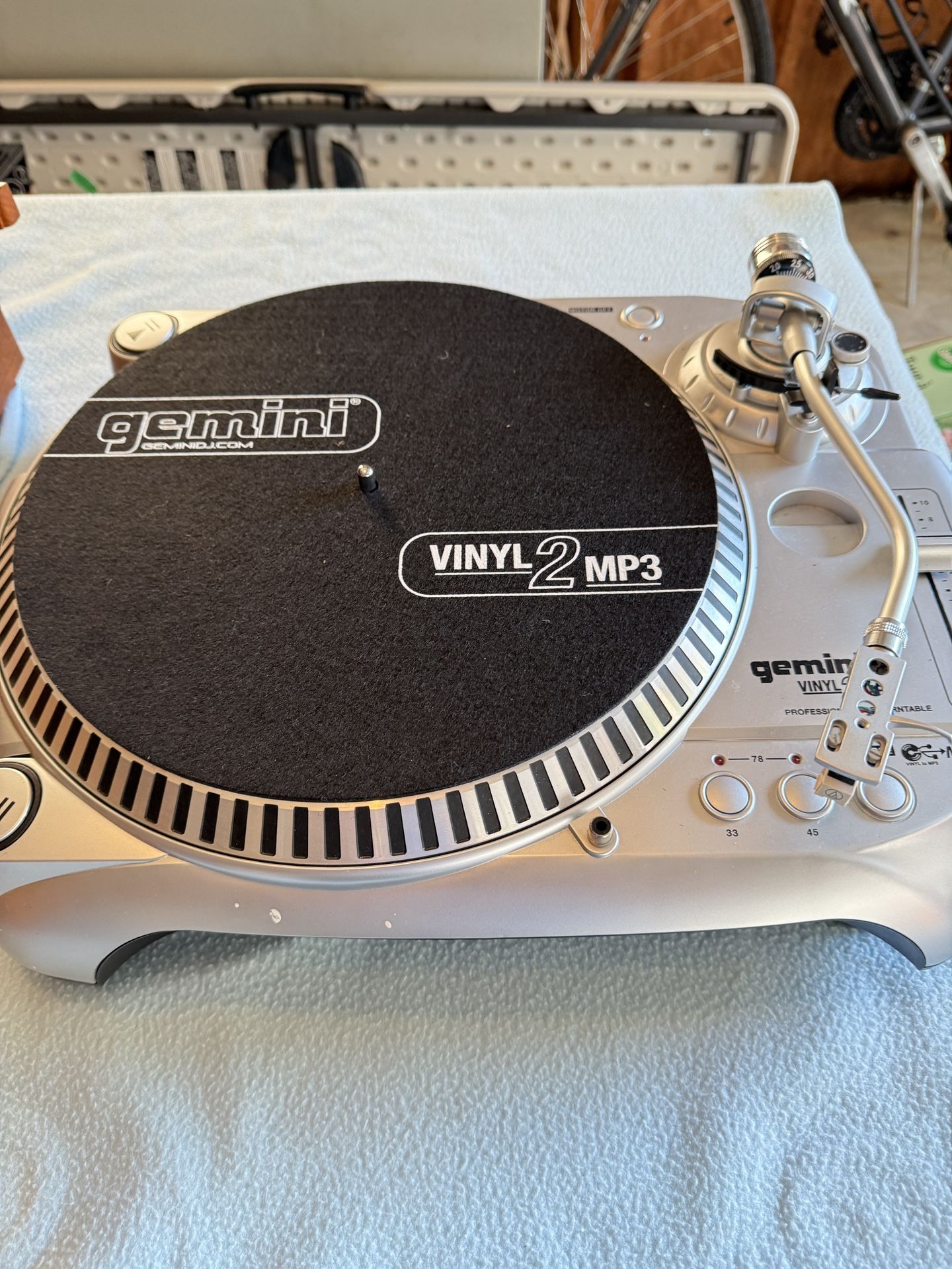Gemini Vinyl 2 MP3 USB Turntable 🎶