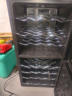 Wine Enthusiast 32 bottle touchscreen wine refrigerator