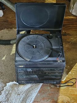 Vinyl record play