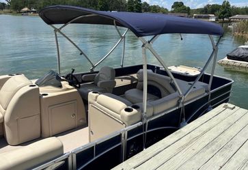 2017 Sylvan Pontoon Boat – Yamaha 50 HP