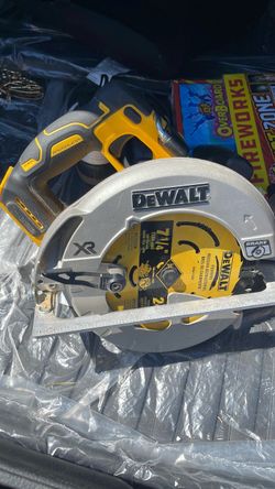 Dewalt saw