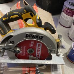 Dewalt Saw