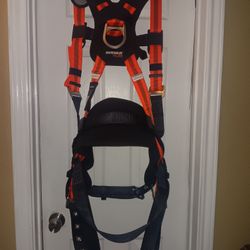 SAFETY HARNESS