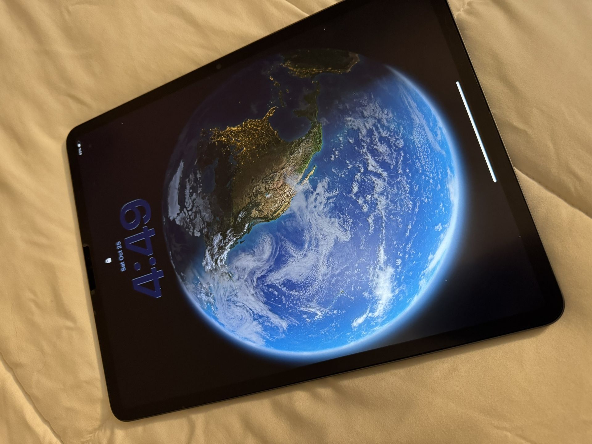 iPad Pro (12.9-inch) (4th generation)