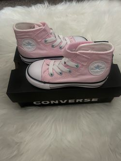 New in box pink converse high tops size 7