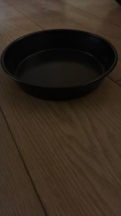 Black 9-inch metal cake pan (set of 2)