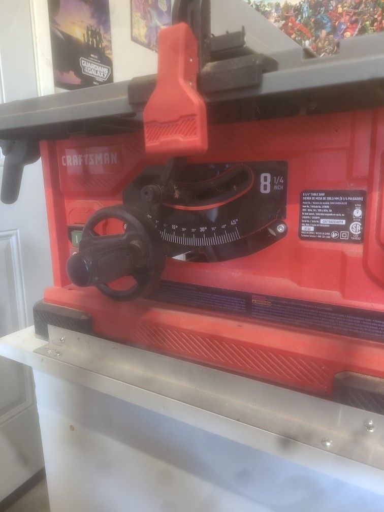 Mobile Workbench with Table Saw