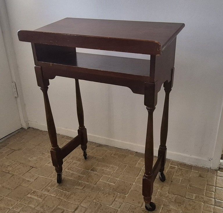 ANTIQUE DICTIONARY TABLE