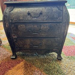 Handcrafted Vintage Metal & Wood Chest – 3 Drawers with Velvet Lining