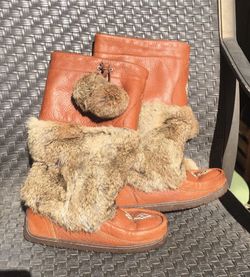 Waterproof Moccasin boots - Manitobah Mukluk Ladies 6
