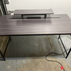 Computer desk 