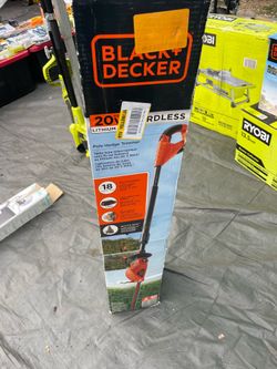BLACK+DECKER 20V MAX 22 in. Cordless Battery Powered Pole Hedge Trimmer Kit with (1) 1.5 Ah Battery and Charger