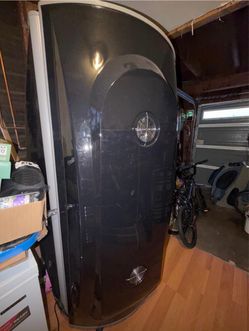 Stand-Up Tanning Bed Booth