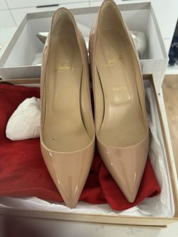 Christian Louboutin Nude Pumps 