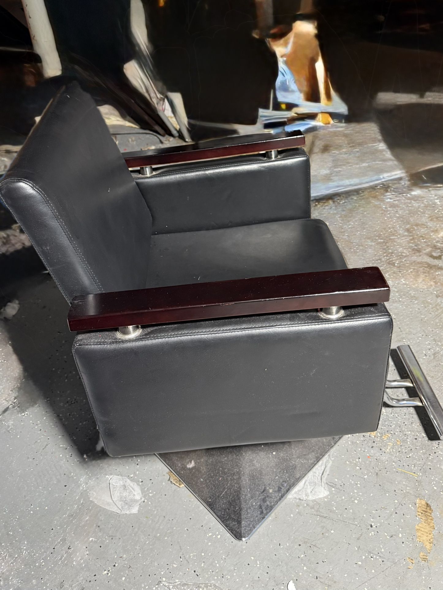 Salon Chair MOST GO!!