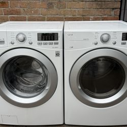 Washer And Electric Dryer. Lavadora Y Secadora Eléctrica 