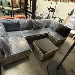 New 7pc Outdoor Conversation Set In Brown Wicker / Black Cushions 