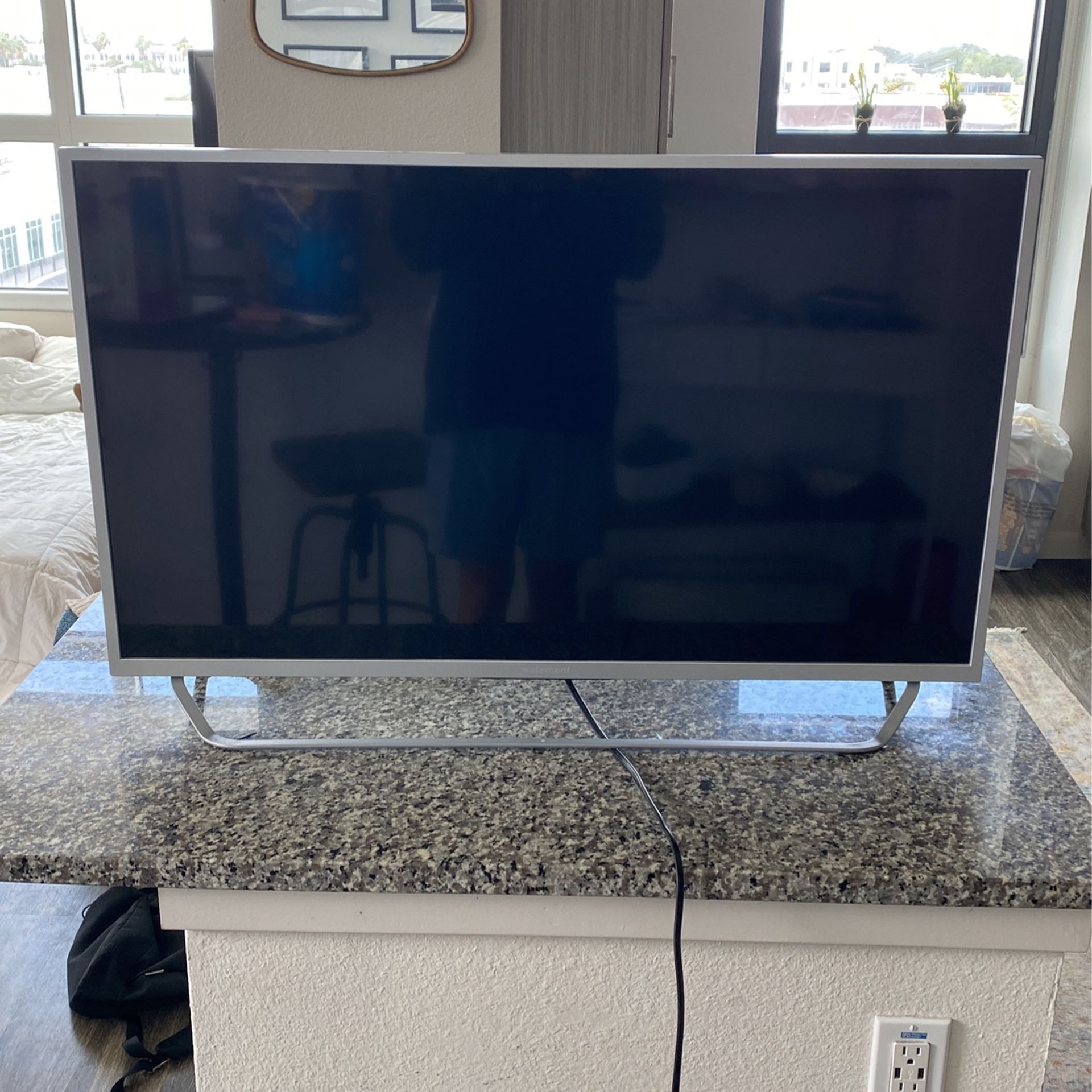 36’ Flatscreen TV